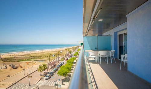 R130 Beachfront Apartment With Air Conditionner