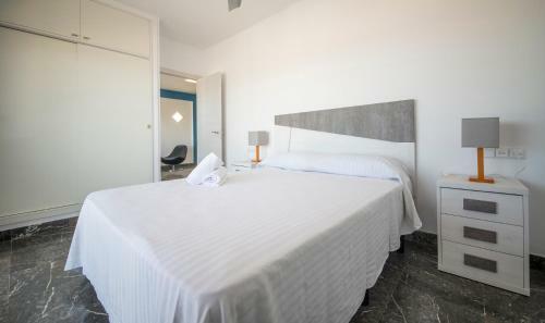 R130 Beachfront Apartment With Air Conditionner