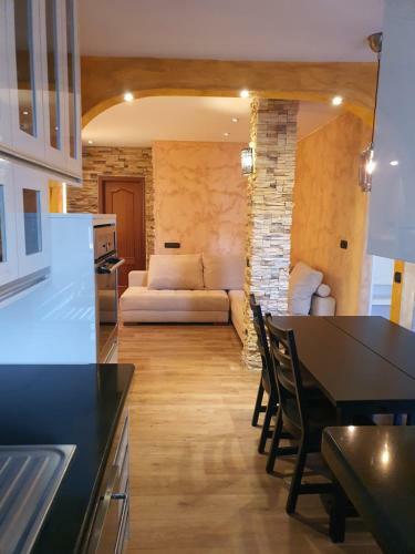 Apartamento 3 Dormitorios, Wifi Gratis, Piscinas, Muy Bien Ubicado