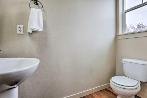 Welcoming Bend Home Less Than 4 Mi To Pilot Butte!