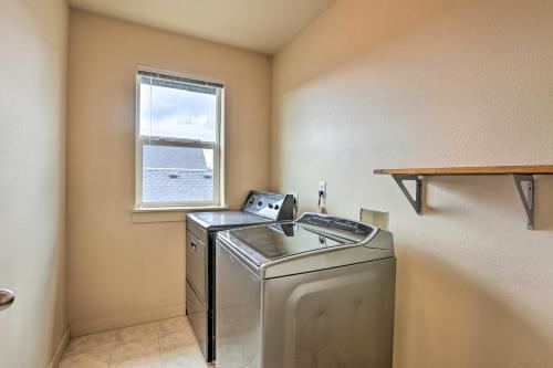 Welcoming Bend Home Less Than 4 Mi To Pilot Butte!