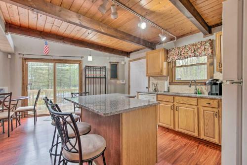 Pet-friendly Albrightsville Cabin With Grill!