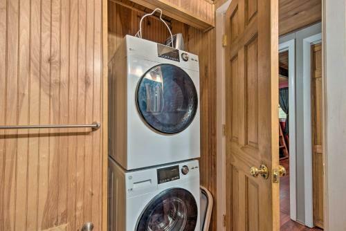 Pet-friendly Albrightsville Cabin With Grill!