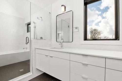 Williams Retreat Unit 1