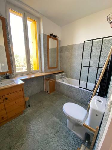 Villa De Charme Face � L'oc�an, Sur Une Ile Avec Acc�s Direct Plage