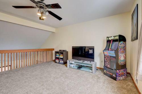 The Gap View Poconos Family Getaway With Game Room