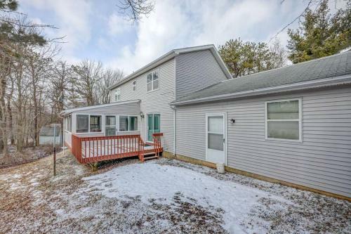 The Gap View Poconos Family Getaway With Game Room