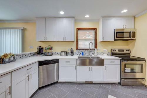 The Gap View Poconos Family Getaway With Game Room