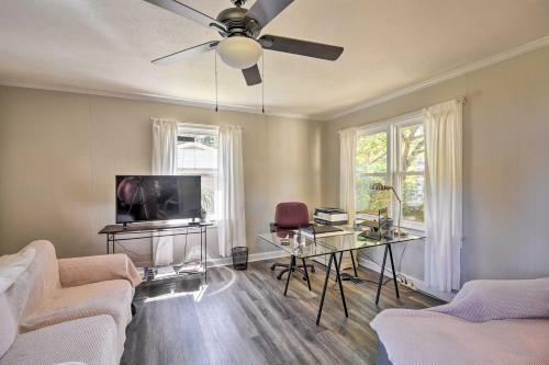 Cute Downtown Conway Home About 20 Min To Beach!