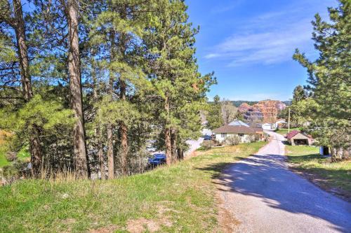 Classic Mountain Home, Half Mi To Main Street