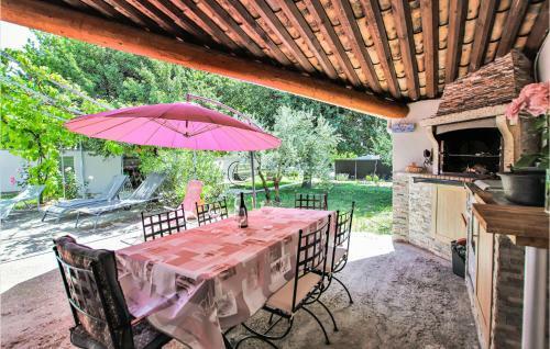 Stunning Home In Le Thor With Wifi And 4 Bedrooms