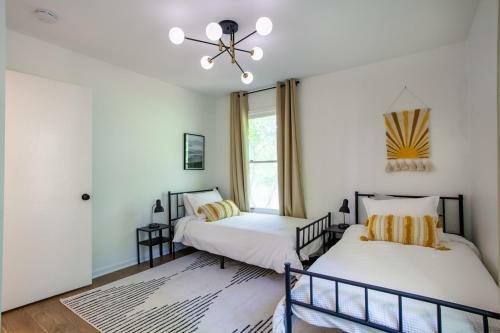 Hidden Lake Retreat - Lake Access, View And Fireplace