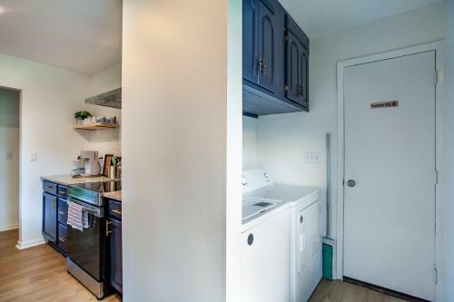 Hidden Lake Retreat - Lake Access, View And Fireplace