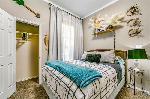 Artful Retreat In Allen
