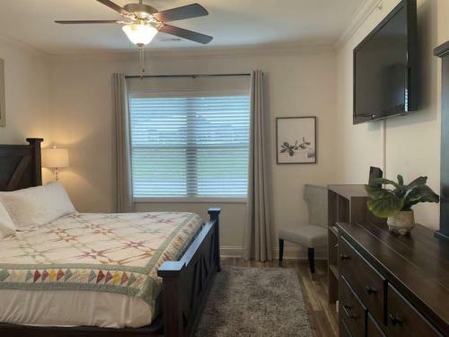 Cades Cove Peaceful Place With Fireplace