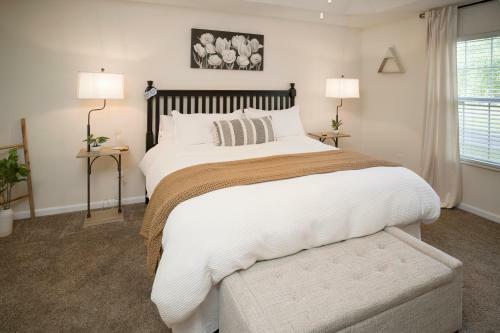 Luxe Quiet Townhouse W/parking/pool/by Dollywood