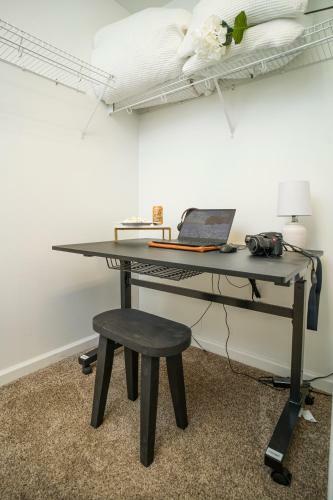 Luxe Quiet Townhouse W/parking/pool/by Dollywood