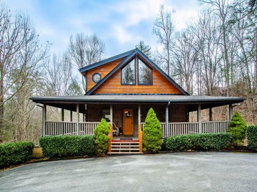 Cedar Forest-theater, Game Room, Hottub