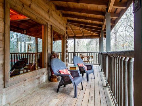 Cedar Forest-theater, Game Room, Hottub