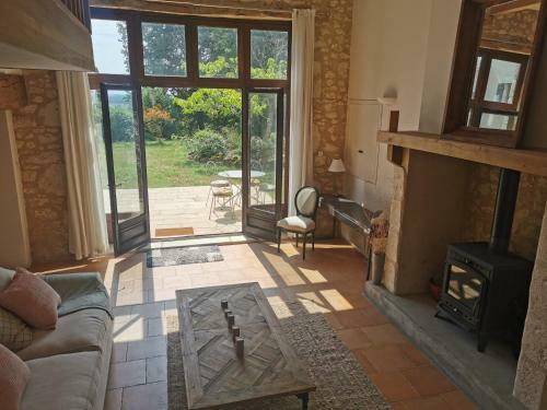 Immaculate 2-bed House In Loubes Bernac