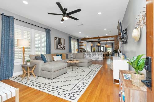 New! ?change Of Pace? 5 Blk To Beach Bikes+firepit