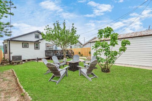 New! ?change Of Pace? 5 Blk To Beach Bikes+firepit