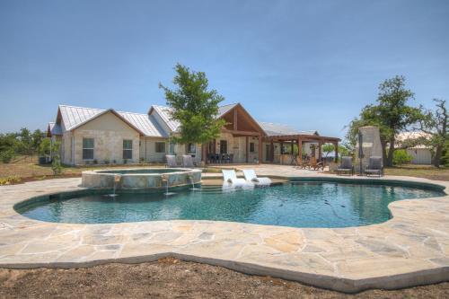 Luxury 13 Acre Ranch With Pool, Hottub, And Firepit Near Fred!