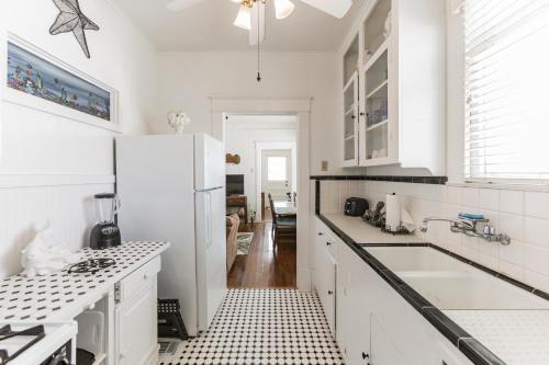 Lazy Days Cottage - Amazing Views And Great Location! Home