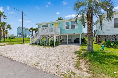 Endless Summer In Sunny Beach Home