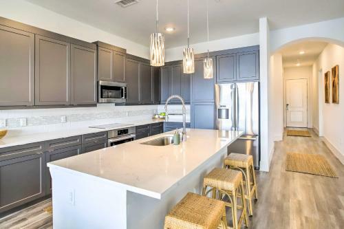 Apartamento Luxury Waterfront Condo With Grill And Fire Pit