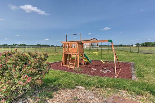 Chic Ranch Villa Less Than 5 Mi To Lake Ray Roberts!