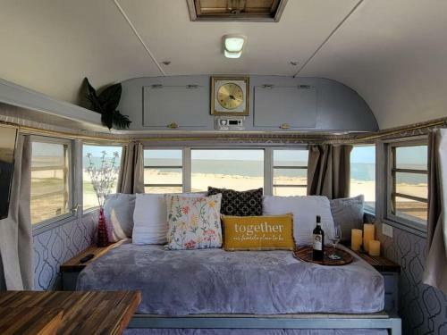 Apartamento Maggie At The Beach - Waterfront Retro Retreat