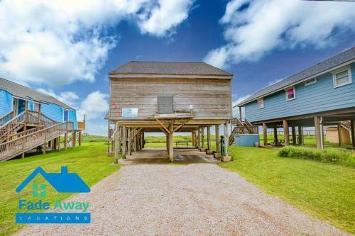Dolphins Beach Cottage On The Beach - Sleeps 12