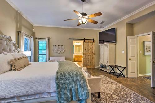 Happy Trails Hideout Pool, Hot Tub, 4 Acres!