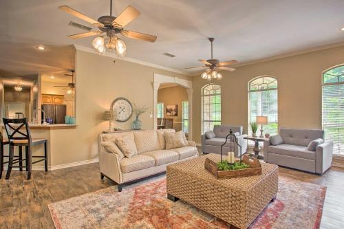 Happy Trails Hideout Pool, Hot Tub, 4 Acres!