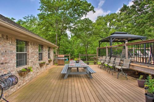 Happy Trails Hideout Pool, Hot Tub, 4 Acres!