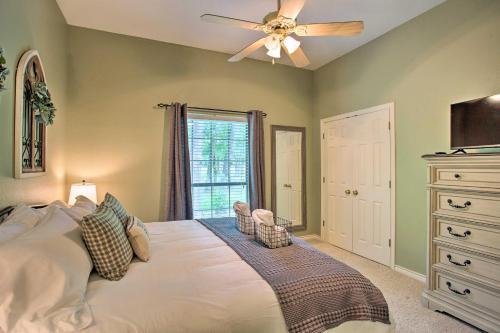 Happy Trails Hideout Pool, Hot Tub, 4 Acres!