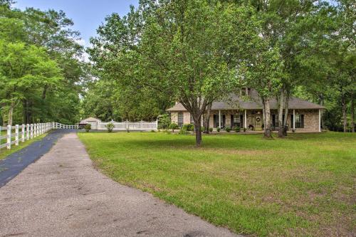 Happy Trails Hideout Pool, Hot Tub, 4 Acres!