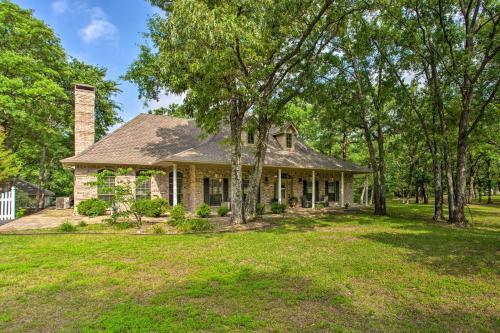 Happy Trails Hideout Pool, Hot Tub, 4 Acres!