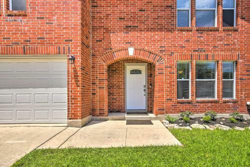 Spacious San Antonio Home About 3 Mi To Seaworld!