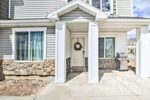 Modern Mountain Townhome About 1 Mi To Bear Lake!