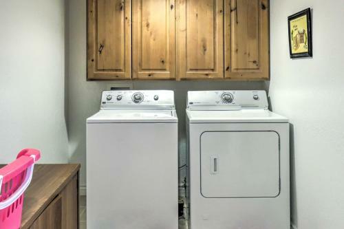 Charming Lehi Apartment With Yard And Fire Pit!