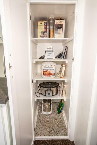 Comfortable Bungalow Near Liberty Park