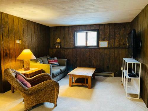 Large 6 Bedroom 3 Bath Vermont Home On Mt Snow Resort