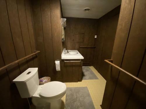 Large 6 Bedroom 3 Bath Vermont Home On Mt Snow Resort