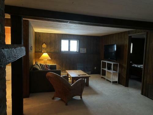 Large 6 Bedroom 3 Bath Vermont Home On Mt Snow Resort