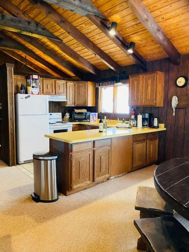 Large 6 Bedroom 3 Bath Vermont Home On Mt Snow Resort