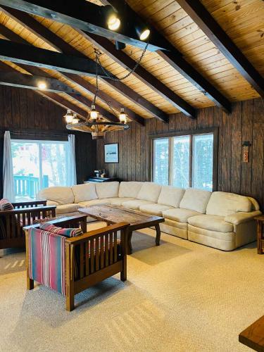 Large 6 Bedroom 3 Bath Vermont Home On Mt Snow Resort