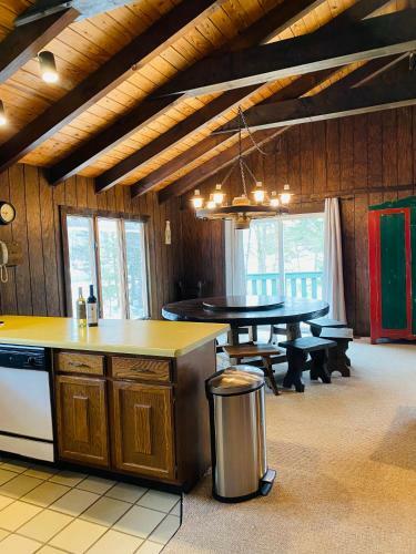 Large 6 Bedroom 3 Bath Vermont Home On Mt Snow Resort