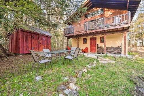 Winhall Retreat With Furnished Deck And Fire Pit!